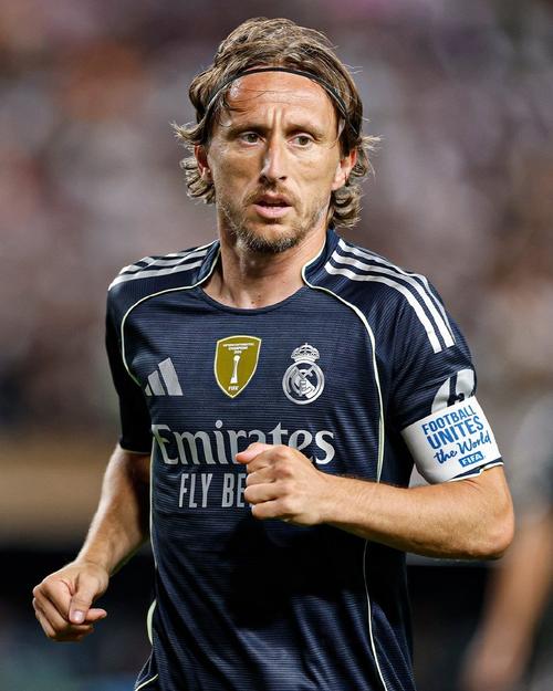 解析亚利桑那响尾蛇队如何通过多元化球员组合实现多维战术压制