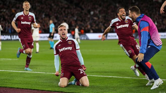 为什么外野手回传球要投弹跳球