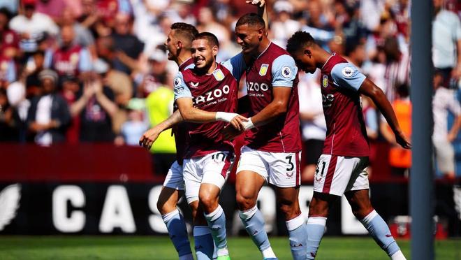 扎金花反套路：当全场都闷牌时，你作为第一个看牌的人该如何表现？（扎金花反套路：全桌闷牌时，首个看牌者如何应对？）